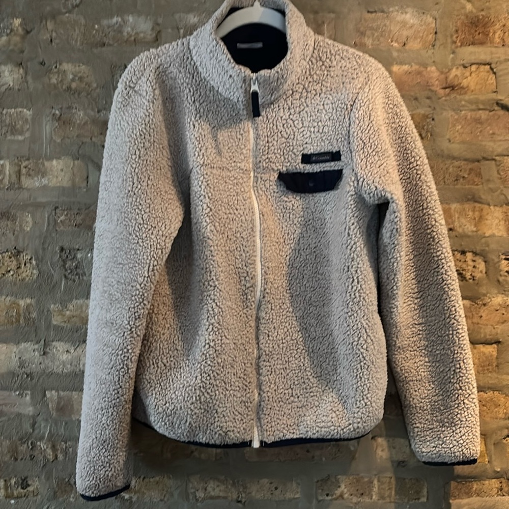 Cream Columbia Sherpa fleece jacket with navy trim/details